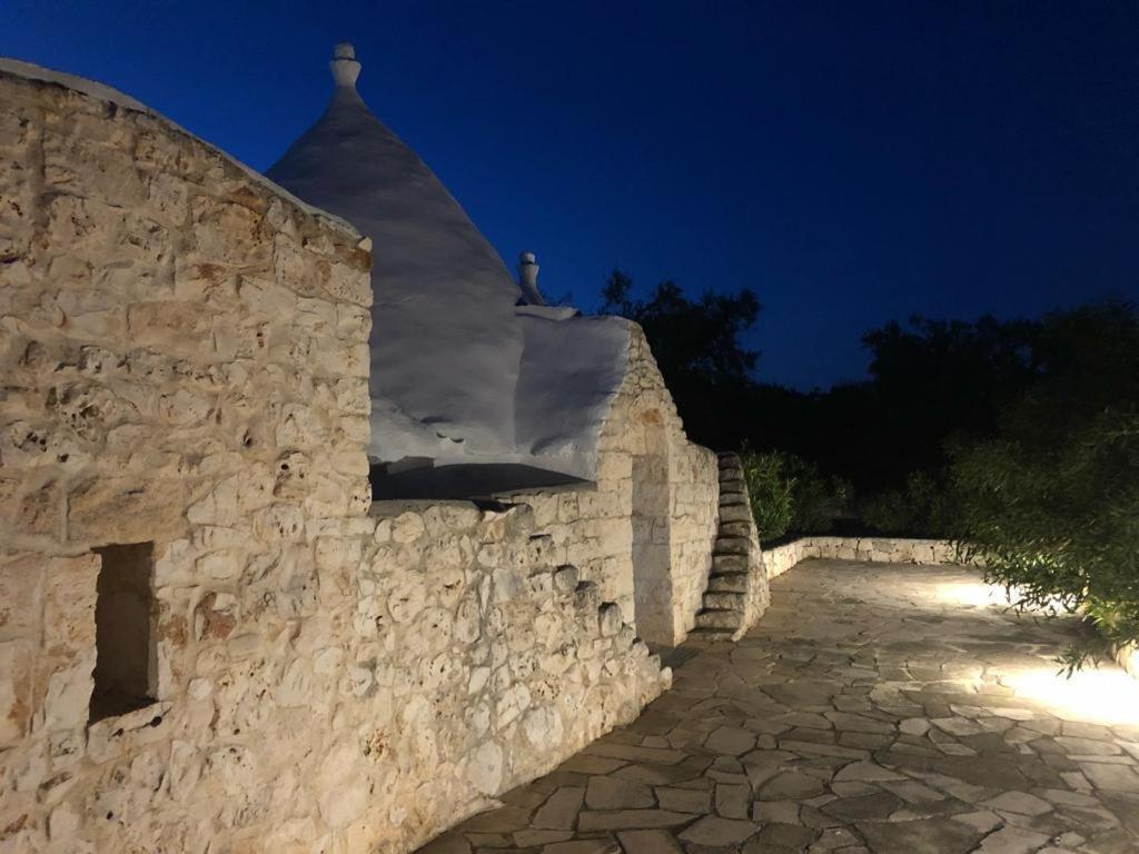 オストゥーニ Ristrutturato 2024 - Trullo Falghero Con Piscina Privataヴィラ エクステリア 写真